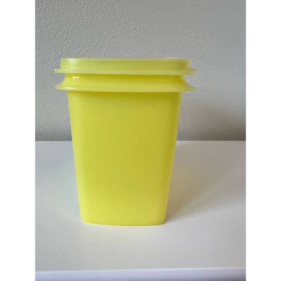 Vintage Lemon Yellow Tupperware Rectangular Container #1243-3 With Lid #1244-6 - Picture 12 of 14